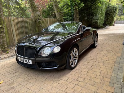 Lot 2013 Bentley Continental GTC V8
