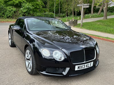 Lot 2013 Bentley Continental GTC V8