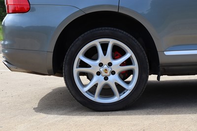 Lot 2003 Porsche Cayenne Turbo