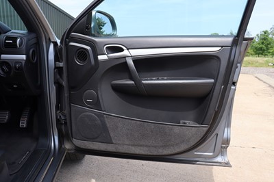 Lot 2003 Porsche Cayenne Turbo