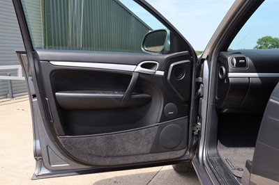 Lot 2003 Porsche Cayenne Turbo