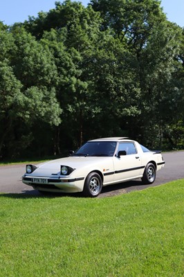 Lot 1983 Mazda RX-7 FB