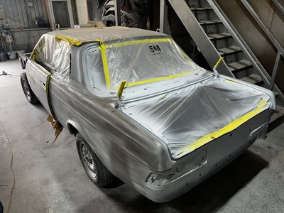 Lot 1985 Mercedes-Benz 230 CE Coupe