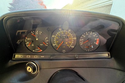 Lot 72 - 1985 Mercedes-Benz 230 CE Coupe