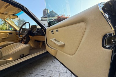 Lot 72 - 1985 Mercedes-Benz 230 CE Coupe