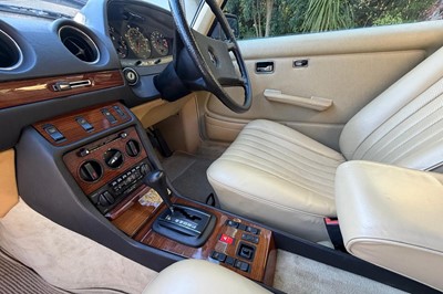 Lot 72 - 1985 Mercedes-Benz 230 CE Coupe