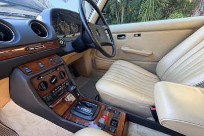 Lot 72 - 1985 Mercedes-Benz 230 CE Coupe