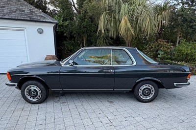 Lot 72 - 1985 Mercedes-Benz 230 CE Coupe