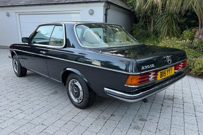 Lot 72 - 1985 Mercedes-Benz 230 CE Coupe