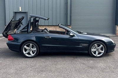 Lot 2004 Mercedes-Benz SL 600