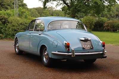 Lot 62 - 1968 Daimler V8 250