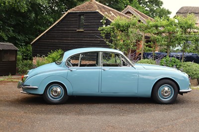 Lot 62 - 1968 Daimler V8 250