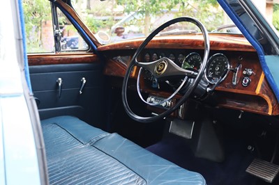 Lot 62 - 1968 Daimler V8 250