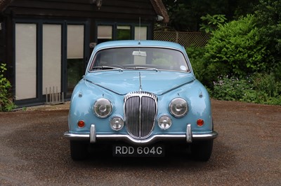 Lot 62 - 1968 Daimler V8 250