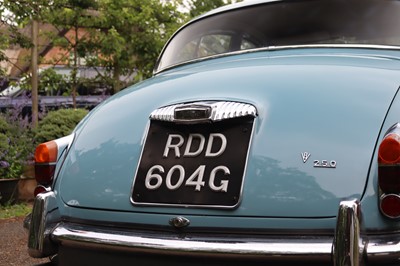 Lot 62 - 1968 Daimler V8 250
