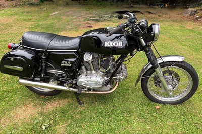 Lot 1975 Ducati 750 GT