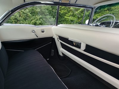 Lot 1956 Cadillac Sedan de Ville
