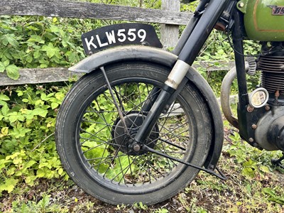 Lot 1949 BSA B31