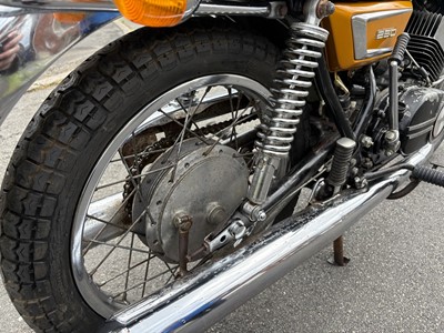 Lot 1972 Yamaha YDS7