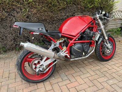 Lot 1983 Harris Magnum