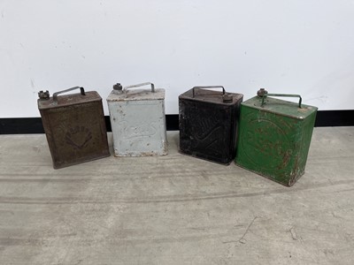 Lot Various vintage oil cans
