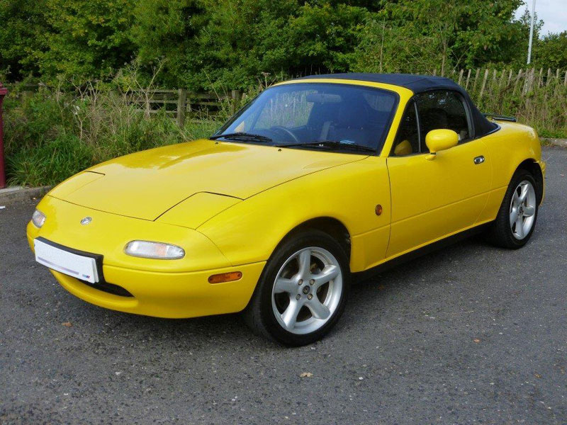 Lot 10 - 1995 Mazda MX-5 California
