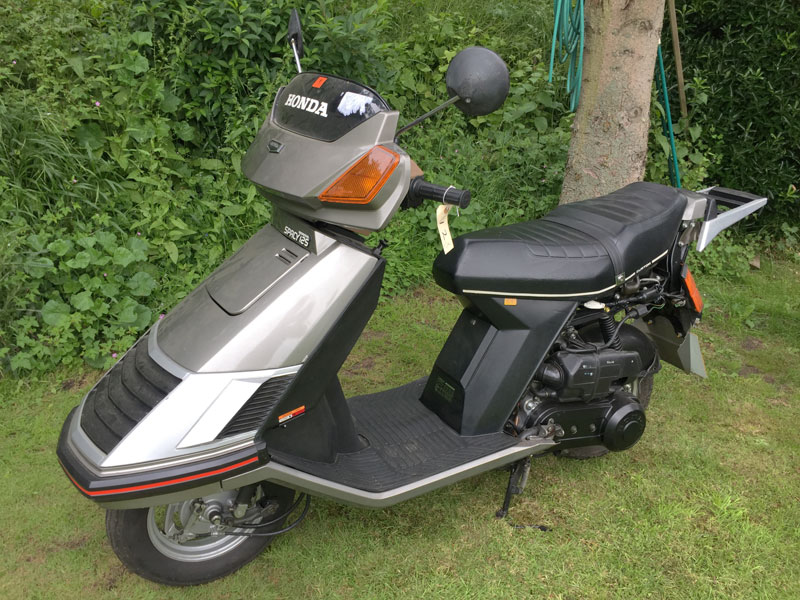 バイク HONDA SPACY 125 STRIKE Honda Spacy 125 Striker | One of the few motorcycles with a … | Flickr