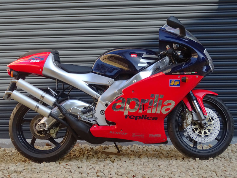 Lot 32 - 1998 Aprilia RS250 Rossi Replica
