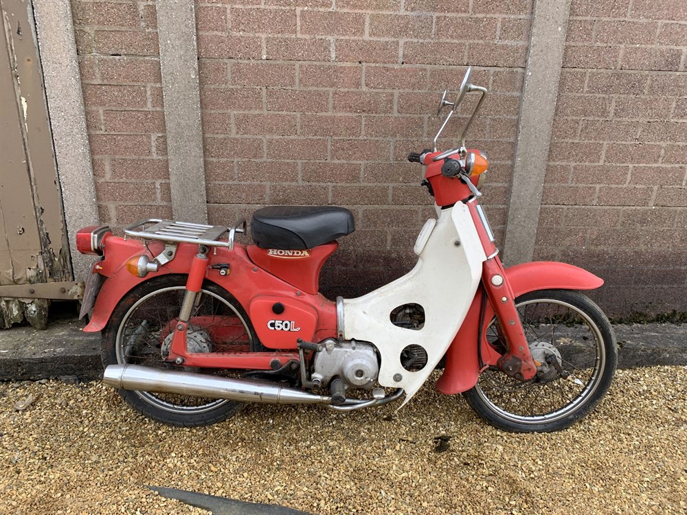 Lot 2 - 1982 Honda C50